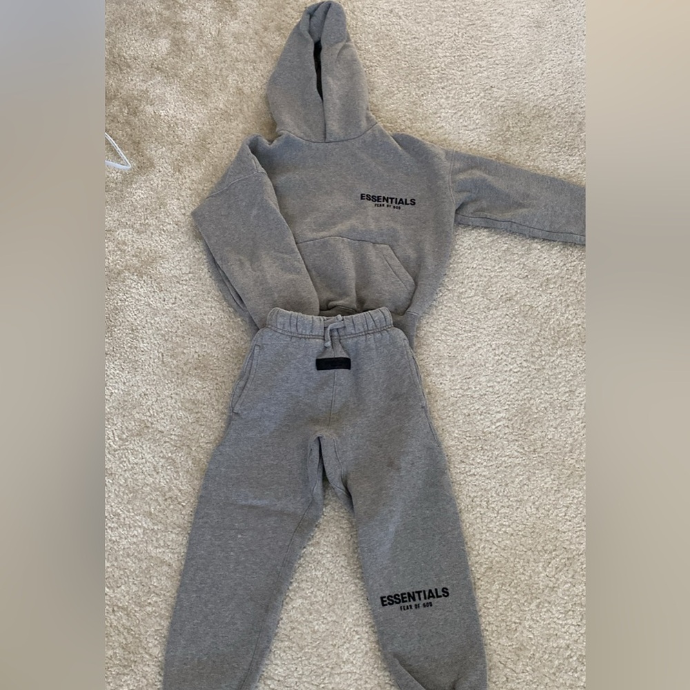 Essentials Fear of God boys 4/5 set gray